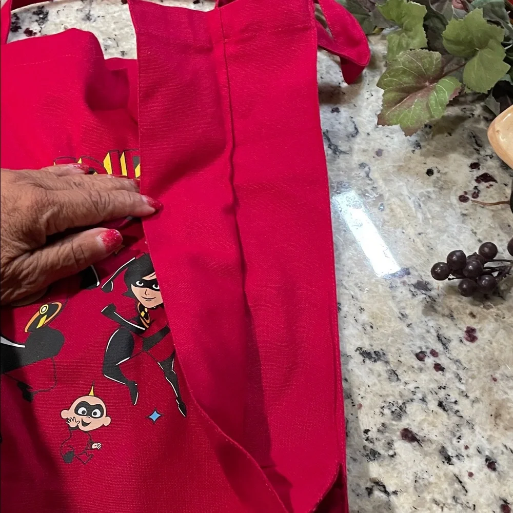 NWT Primark Superhero Kids Authentic Pixar THE INCREDIBLES- Red, Yellow, & Black